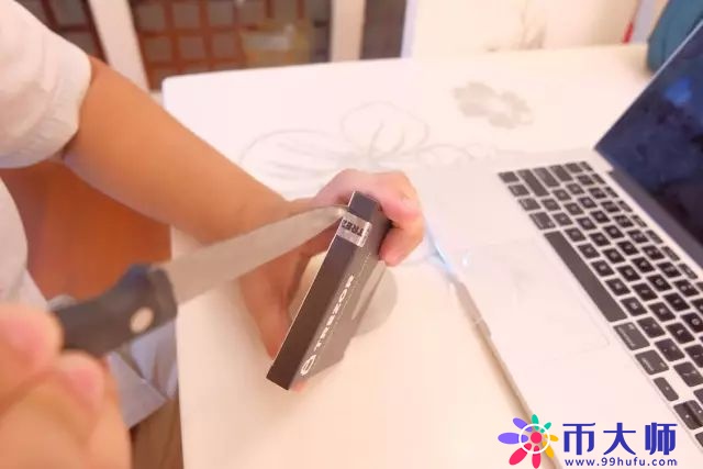 TREZOR硬件钱包开箱评测及使用教程！