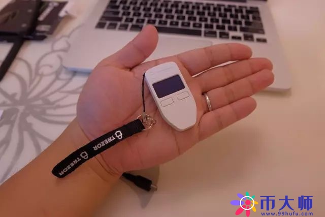 TREZOR硬件钱包开箱评测及使用教程！