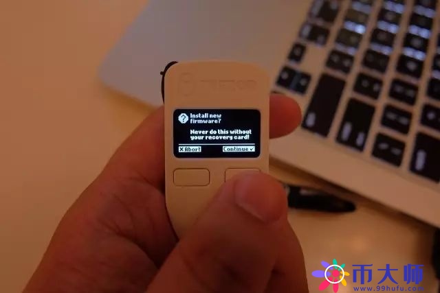 TREZOR硬件钱包开箱评测及使用教程！